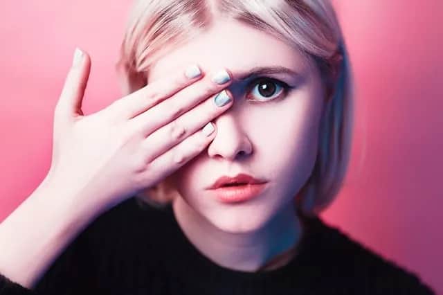 Złudzenie czy urojenie? Jak je odróżnić w codziennym życiu? Rady