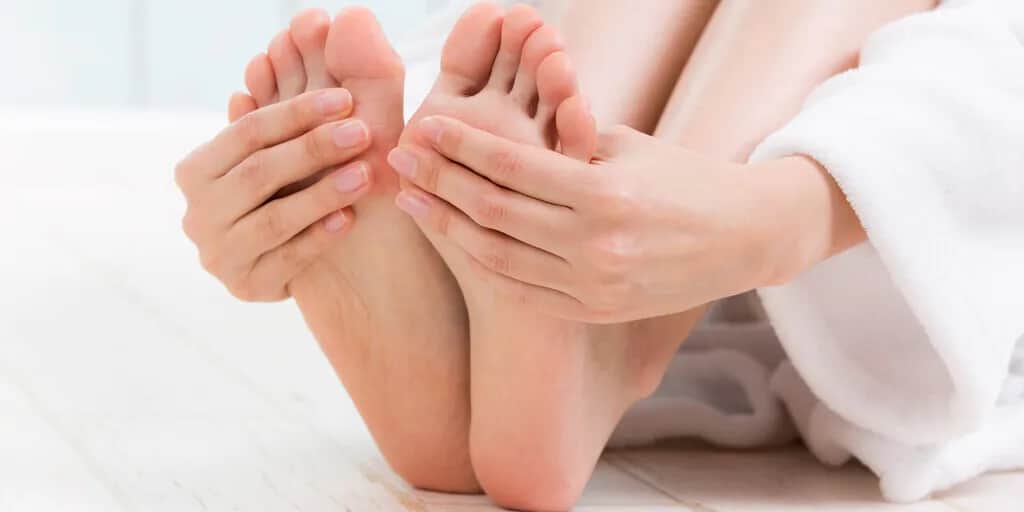 Mrowienie w stopach a nerwica? Ukryte przyczyny i sposoby leczenia