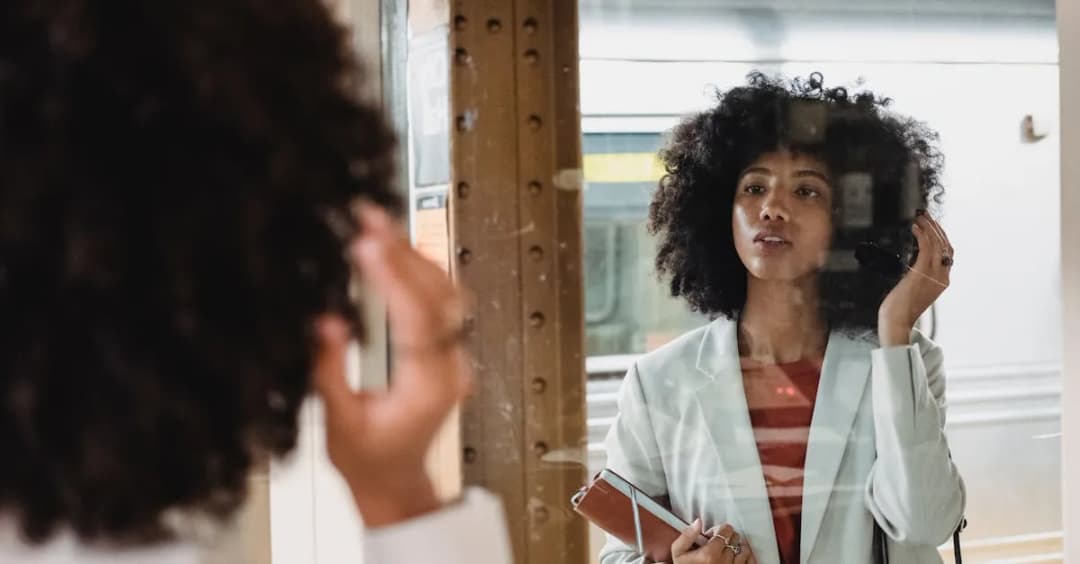 Oto aż 7 ukrytych sygnałów depresji maskowanej: nie przegap ich